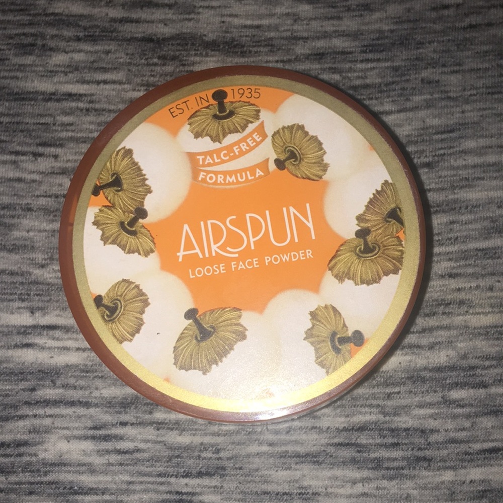 This is a translucent loose powder setting your makeup with a airspun look.